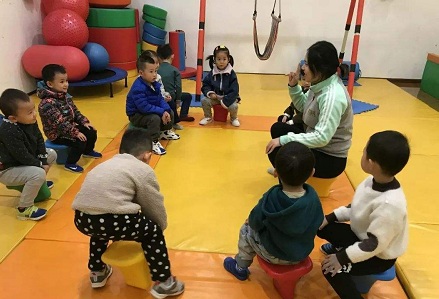 感统训练中的小孩