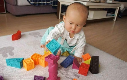 2岁孩子在感统训练